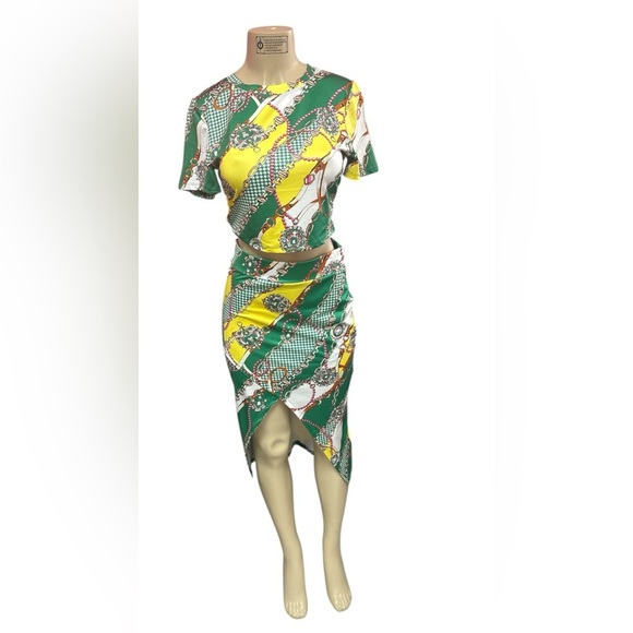 NWT Green and Yellow Patterned Two-Piece Set - Picture 2 of 5